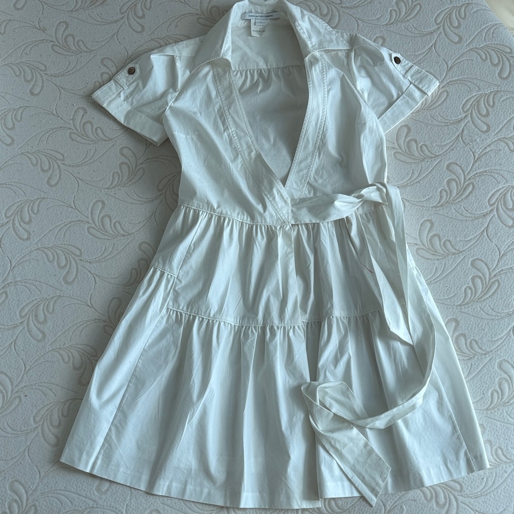 Diane Von Furstenberg White Mini Wrap Dress Size 4 Sample
